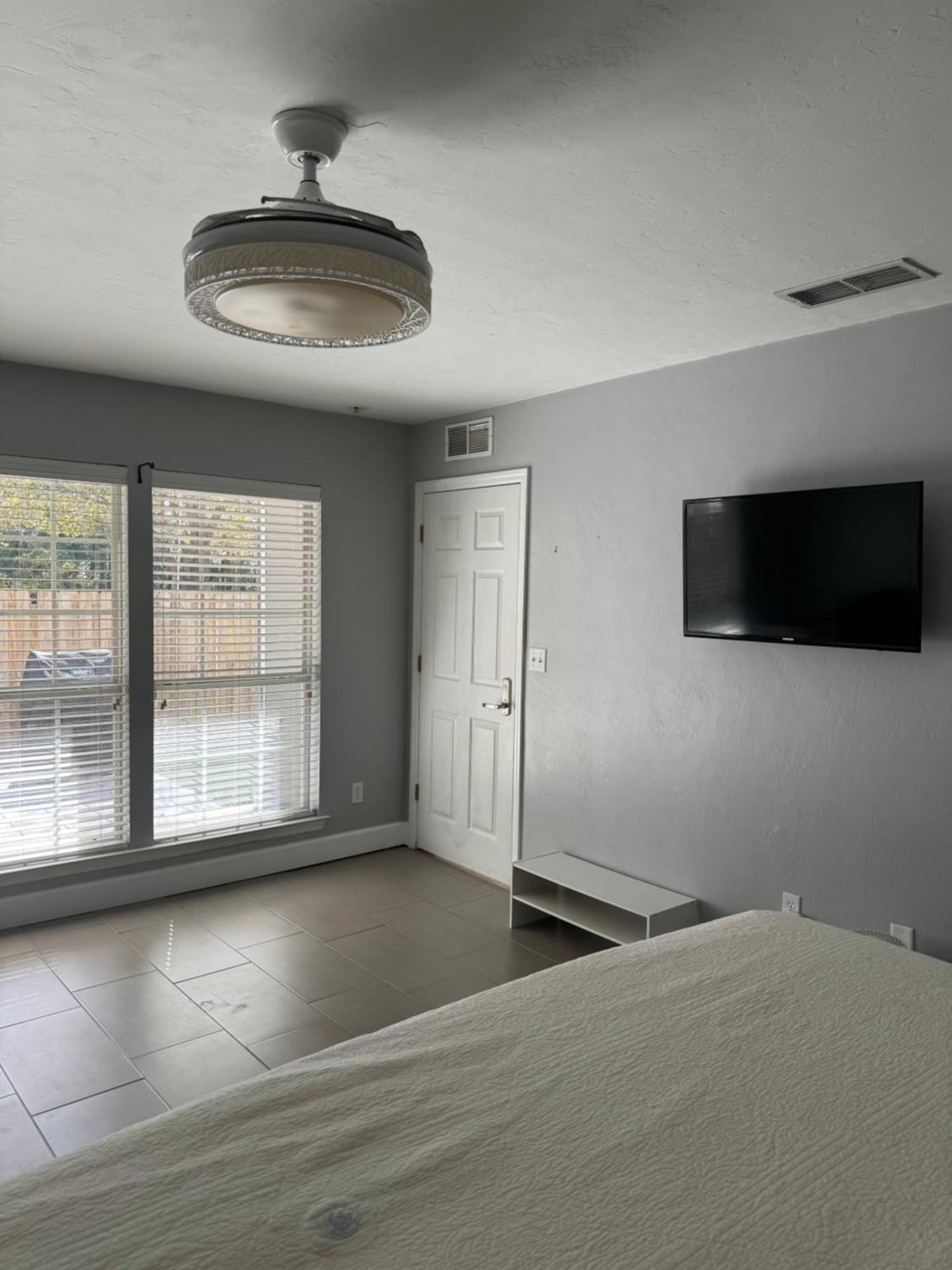 Spacious Room In A Nice House Γκέινσβιλ Εξωτερικό φωτογραφία